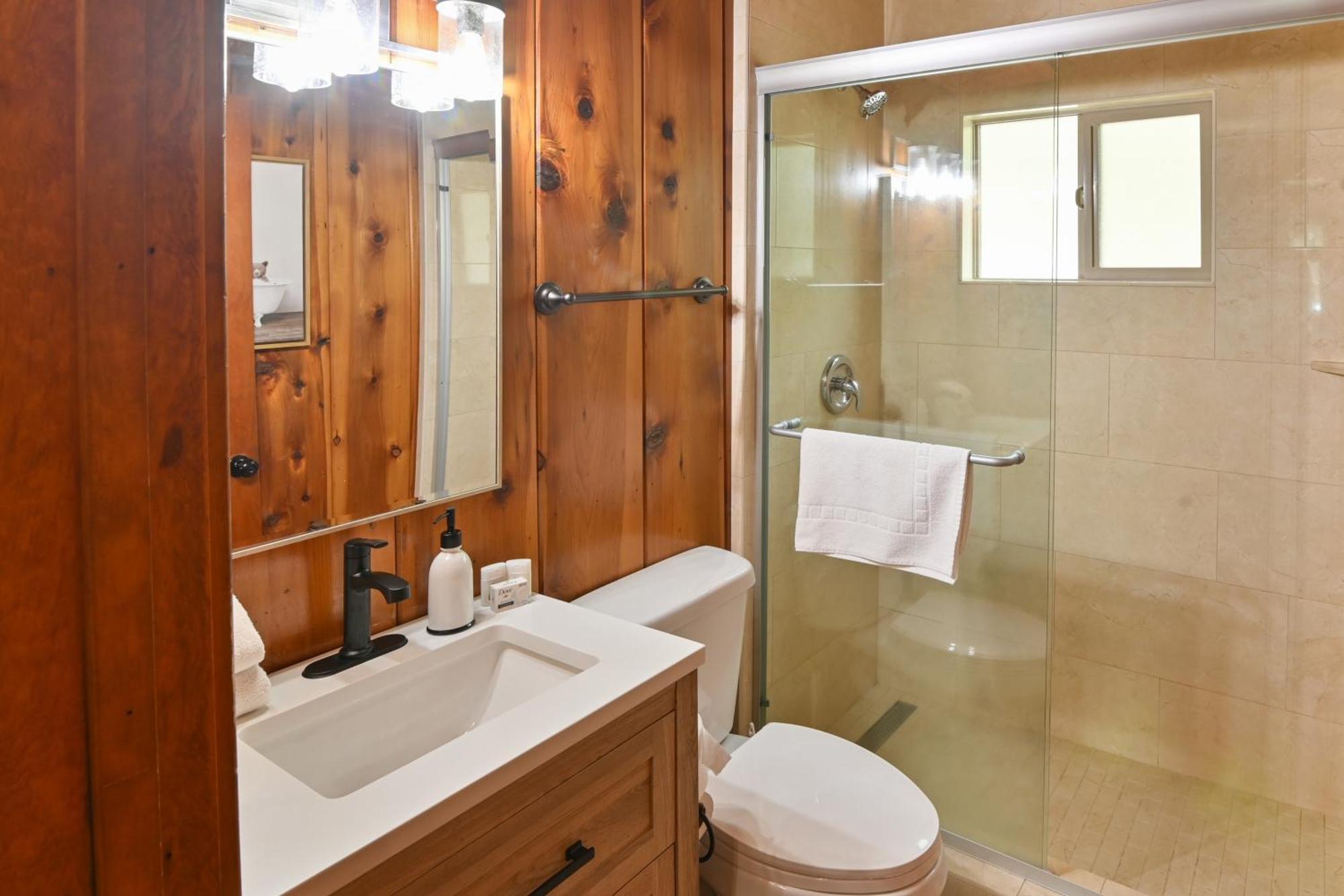 Harris Lakeview Cabin 巴斯莱克 外观 照片